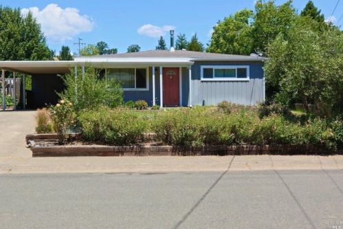 118 Mill Creek Dr, Willits, CA 95490-3017