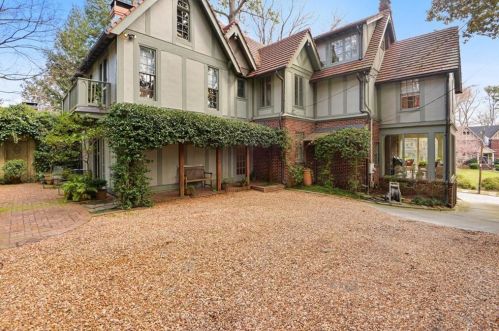 2482 Dellwood Dr, Atlanta GA  30305-4076 exterior