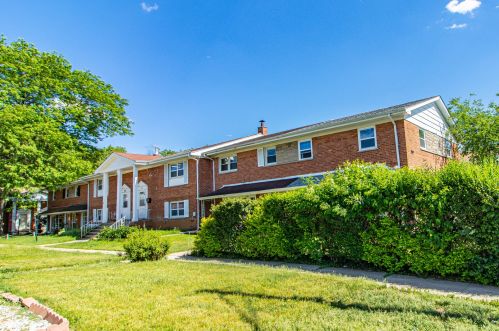 7827 Nordica Ave, Niles, IL 60714-3313