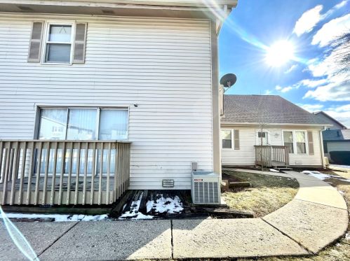 240 Chippewa Ct, Lemont IL  60440-1713 exterior