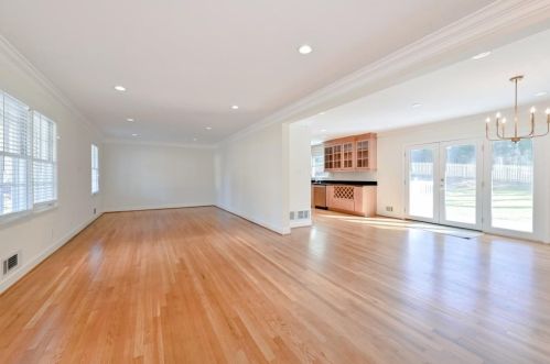 5830 Hilderbrand Dr, Atlanta GA  30328-4155 exterior