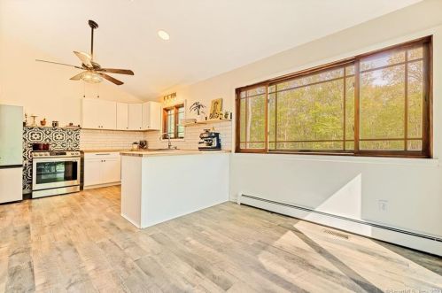 511 Tobacco St, Exeter CT  06249-1641 exterior