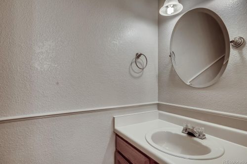 11823 Cornell Cir, Aurora CO 80014-5700 exterior