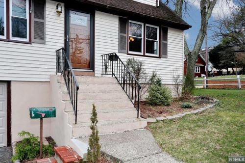 6 Squaw Brook Rd, Paterson, NJ 07508-2512