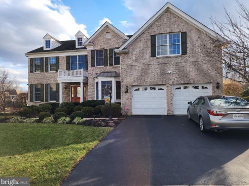5041 Warwick Hills Ct, Haymarket, VA 20169-3185