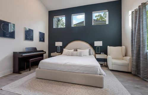 5008 Baker St, Austin TX  78721-1511 exterior