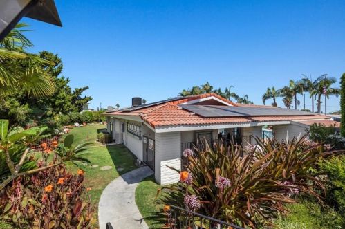 2550 Pacific Coast Hwy, Torrance CA  90505-7045 exterior