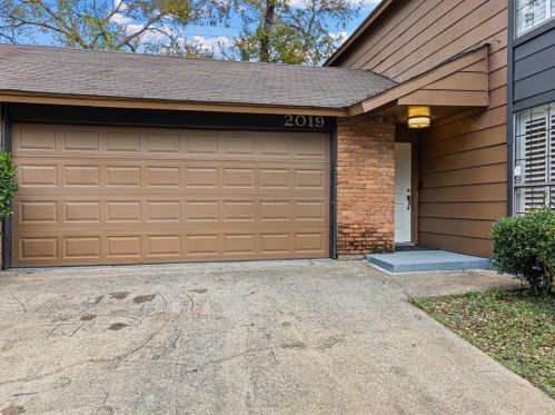 2019 Wilshire Dr, Irving TX  75061-2910 exterior