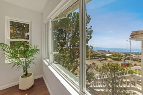 2450 Aha Aina Pl, Honolulu HI  96821-1047 exterior