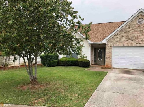 25 Collins Trce, Porterdale, GA 30016-1382