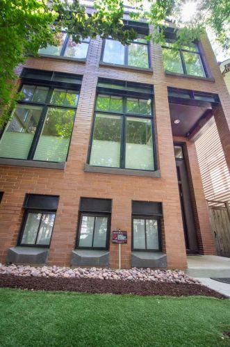 2725 Kenmore Ave, Chicago, IL 60614-1305