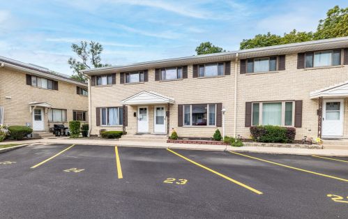 620 Central Rd, Arlington Hts, IL 60005-3210