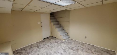 6819 Jackson St, Philadelphia PA  19135-2211 exterior