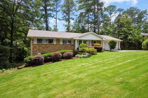 2604 Sunny Ln, Marietta, GA 30067-6726