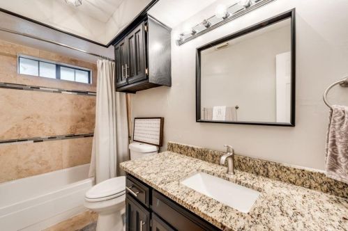 2046 Greenstone Trl, Carrollton TX 75010-4140 exterior