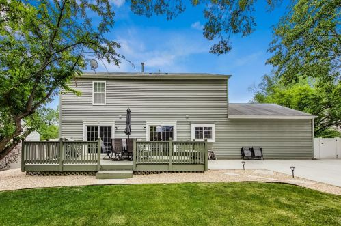 1045 Big Eagle Trl, Carol Stream IL  60188-9153 exterior