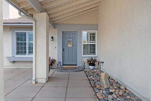 3784 Nectarine Cir, Oceanside, CA 92058-1625