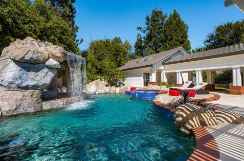 4501 Cerro Vista Dr, Anaheim CA 92807 exterior