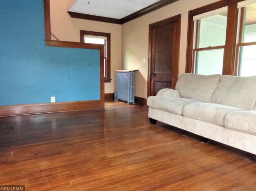 271 Clarence St, Saint Paul MN  55106-6514 exterior