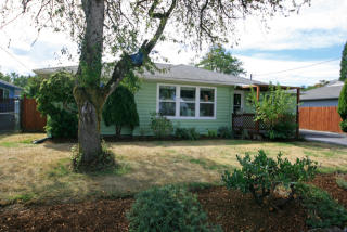 12506 Mill Ct, Portland, OR 97233-1255