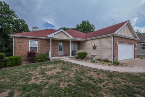 1322 Woodridge Ln, Moberly, MO 65270-3828