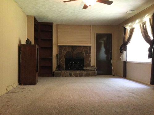6356 Leverett Dr, Lithonia, GA 30038-4257