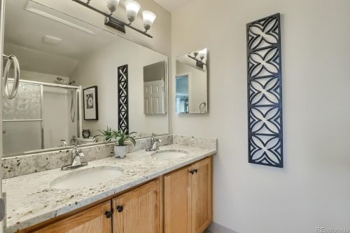 990 Zeno Way, Aurora CO 80017-3394 exterior