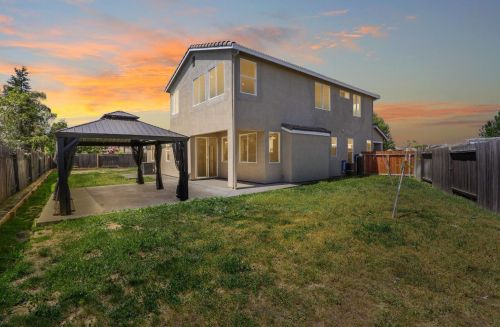 10161 Trafton Ct, Elk Grove, CA 95757-2529