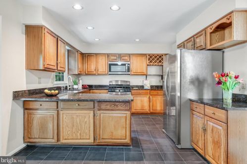 7218 Gentian Ct, Springfield VA  22152-3847 exterior