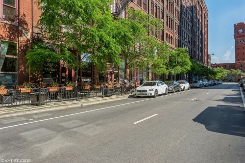600 Dearborn St, Chicago IL  60605-1821 exterior
