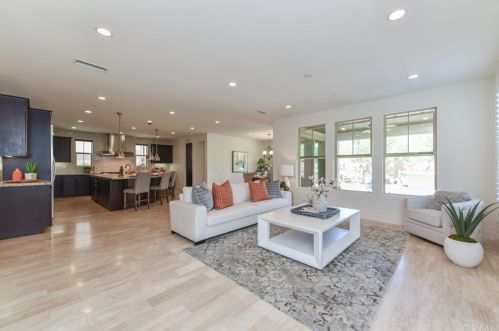 73 Gainsboro, Irvine CA  92620-2187 exterior