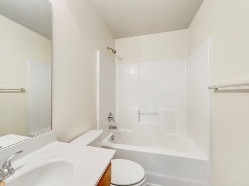 5905 El Segundo Way, Atlanta GA  30349-7521 exterior