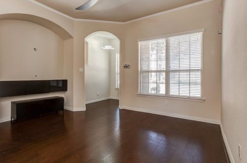 1936 Loma Linda Dr, Irving TX  75063-3924 exterior