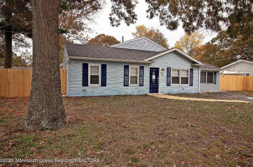 103 Cactus Dr, Lacey Township, NJ 08734-2316