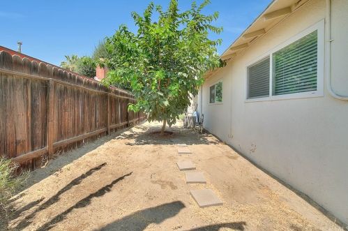 4046 Columbia Ave, Riverside CA  92501-1526 exterior