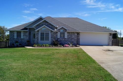 1312 Woodspice Trl, Lebanon, MO 65536-4431