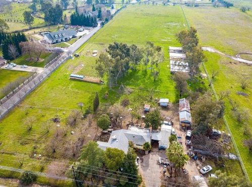9534 Sheldon Rd, Elk Grove, CA 95624-1442