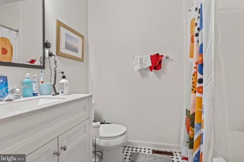 716 10th St, Philadelphia PA 19148-5006 exterior