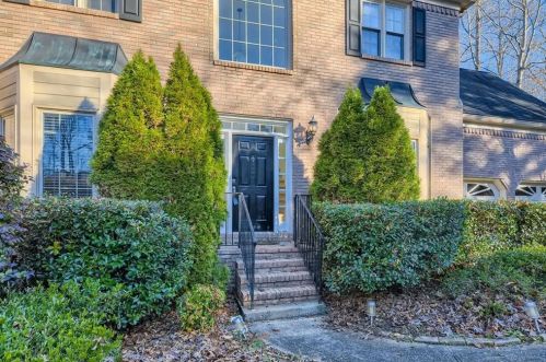 2253 Briarcreek Bnd, Kennesaw, GA 30152-3182