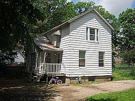 223-3 Chestnut St, Kewanee, IL 61443