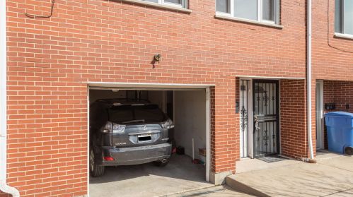1108 Ainslie St, Chicago, IL 60640-3602