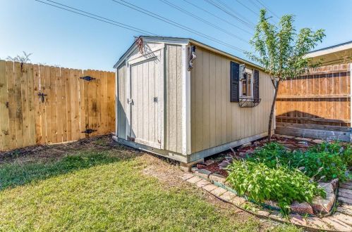 717 Kentucky Derby Ln, Fort Worth TX  76179-7317 exterior