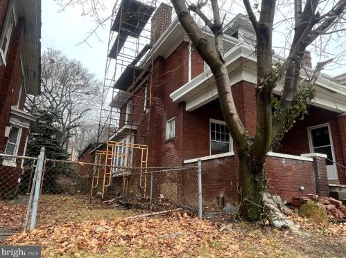 2048 Market St, Harrisburg, PA 17103-2530
