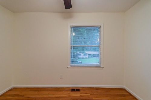 2870 Handy Dr, Atlanta GA  30318-7237 exterior