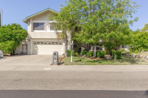 8331 Foxfire Dr, Citrus Heights, CA 95662-3827