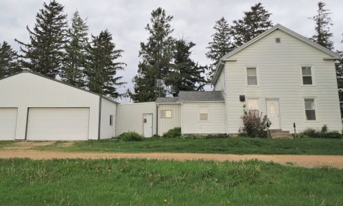 13533 Canada Rd, Stratford, IL 61064-9162