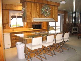 10 Lacewood Ct, Bodfish, CA 93205-9402