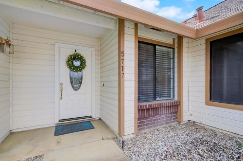 5717 Spring Creek Way, Elk Grove, CA 95758-7701