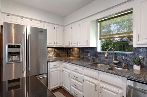 7305 Crofton Dr, Dallas TX  75231-4807 exterior