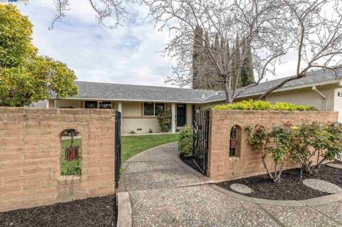 5262 Charlotte Way, Livermore, CA 94550-3535